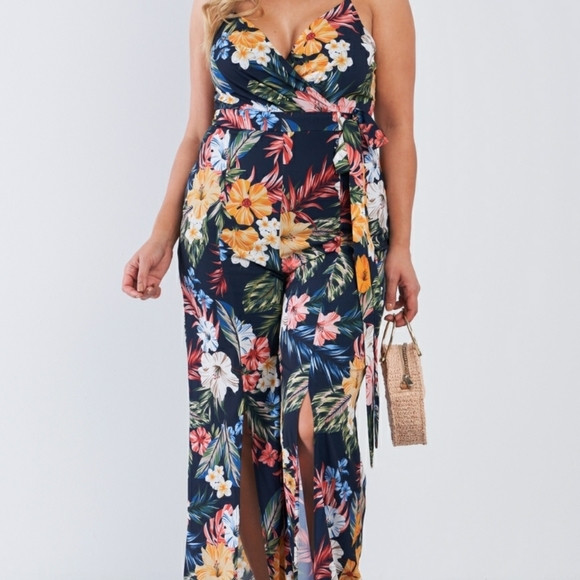 ‼️‼️‼️SALE‼️‼️Plus Size Navy Tropical Print outfit - Picture 3 of 7